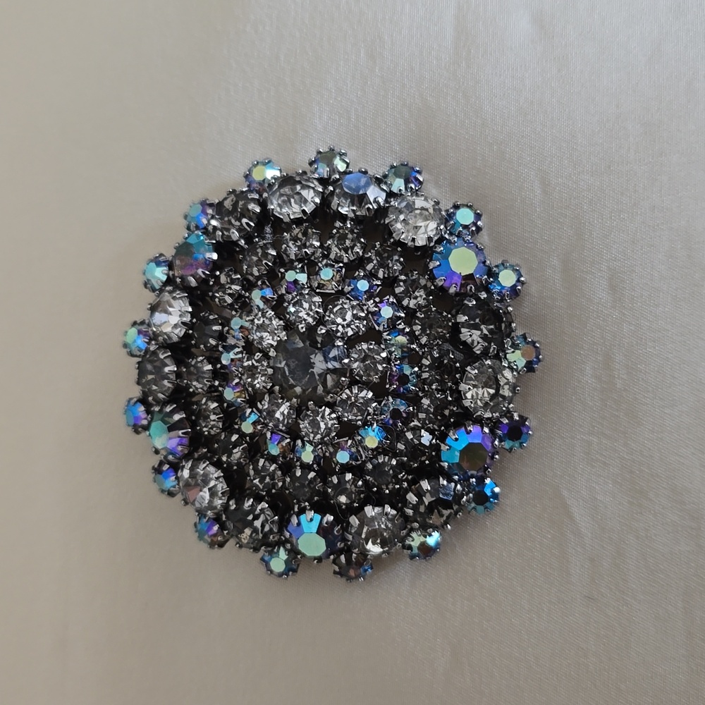 Vintage Weiss Large Elegant Aurora Borealis Crystal Brooch - Picture 8 of 9